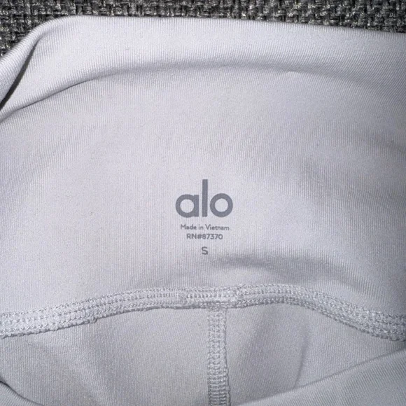 ALO Yoga Light Gray Leggings - Picture 4 of 5